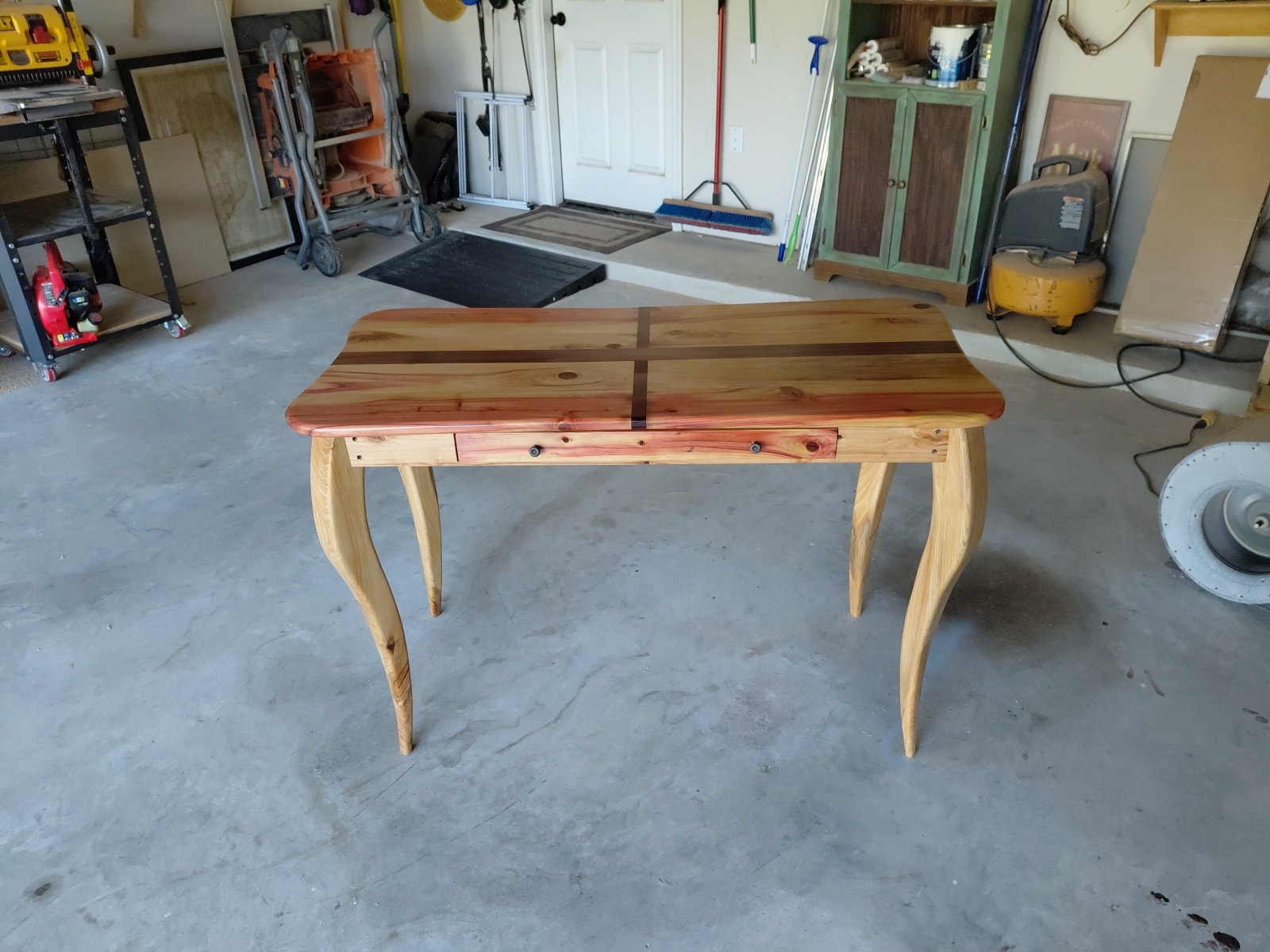 Live-Edge Dining Table — raw material